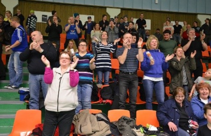 Hemmapubliken i ND-hallen hyllade kvalsegraren K 4 IF med en stående ovation.