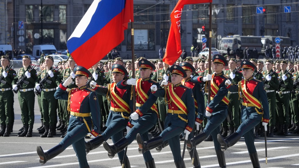 Soldater i Sankt Petersburg vid en övning inför segerdagen.