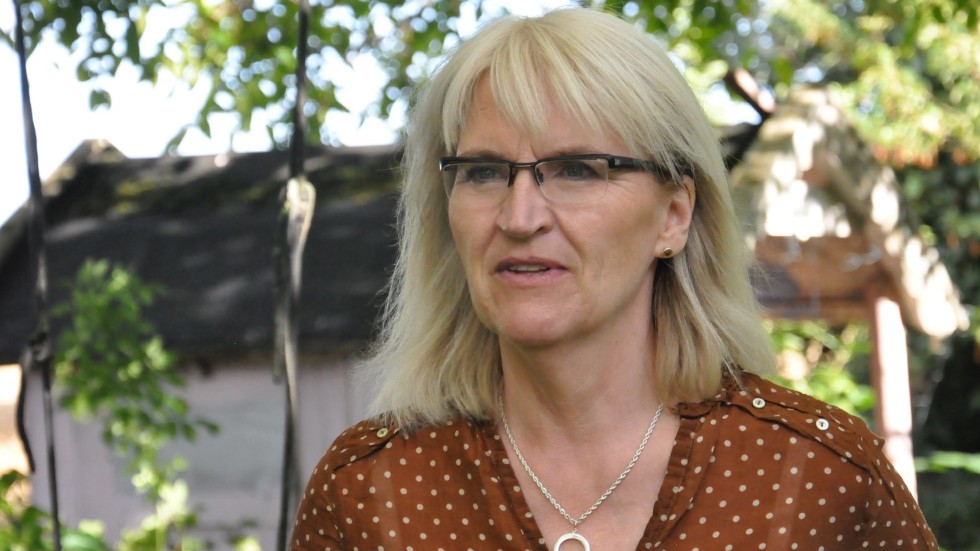 Lalla Thord tar striden för släktgården intill nya betongfabriken.
