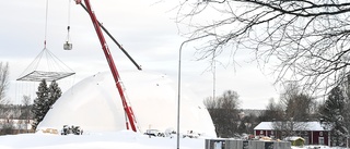 Övertryckstält täcker bygget 