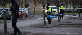 Polisen söker mörk kombi efter dödsskjutningen