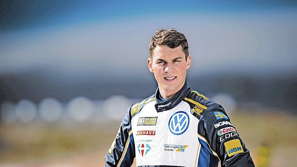 Problem. Anton Marklunds Porsche läcker olja och gör tävlingsdebuten osäker. Foto: Privat.
