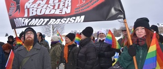 De demonstrerar mot nazisterna