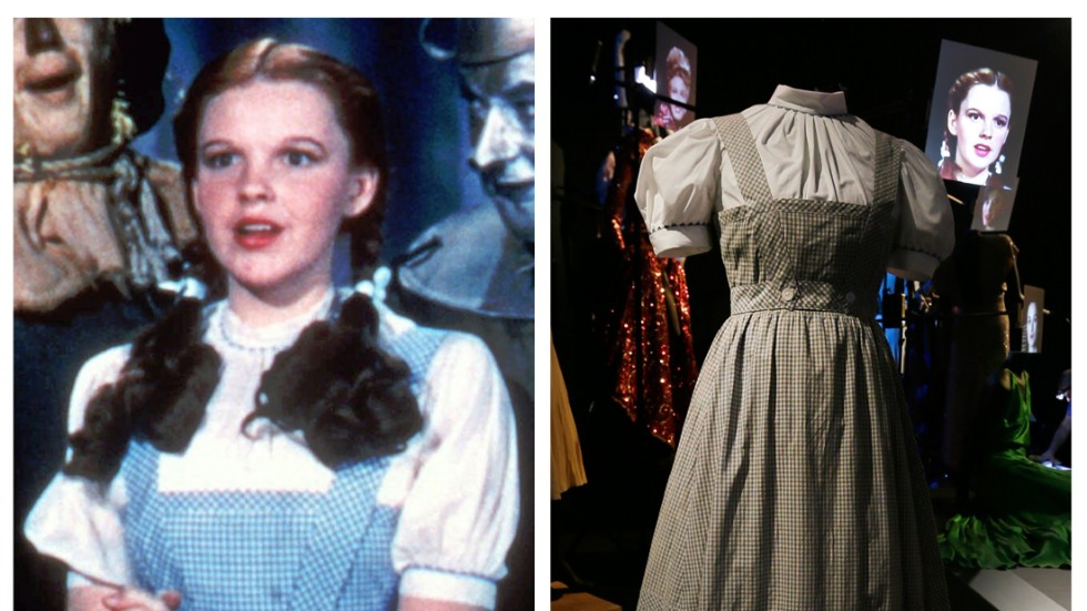 Judy Garland som Dorothy i "Trollkarlen från Oz" från 1939. Den blårutiga klänningen hon bar har blivit ett hett eftertraktat samlarobjekt.