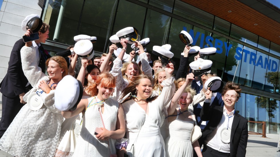 Även i år kommer Wisbygymnasiets studenter springa ut från Wisby Strand. 