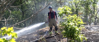 Brand intill industriområde – rökpelare syntes på långt håll