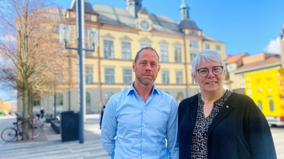 Oppositionsråden Jacob Sandgren och Monica Johansson (S) är oroade över vartåt Region Sörmlands ekonomi barkar. "Det är som med den egna ekonomin när allt blir dyrare. Sänker man inte sina kostnader någonstans hamnar man i Lyxfällan." Vad de kan se är regionen på väg mot ett miljardunderskott, och eferlyser action från minoritetsstyret.