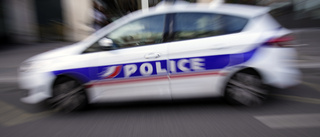 Bil körde in i uteservering i Paris - en död