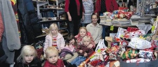 Förskolebarn skickar julklappar till Rumänien