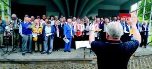 Sångträff i Stadsparken numera tradition