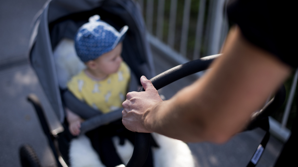 Pappaledighet kan minska risken för alkoholrelaterade sjukdomar. Arkivbild.