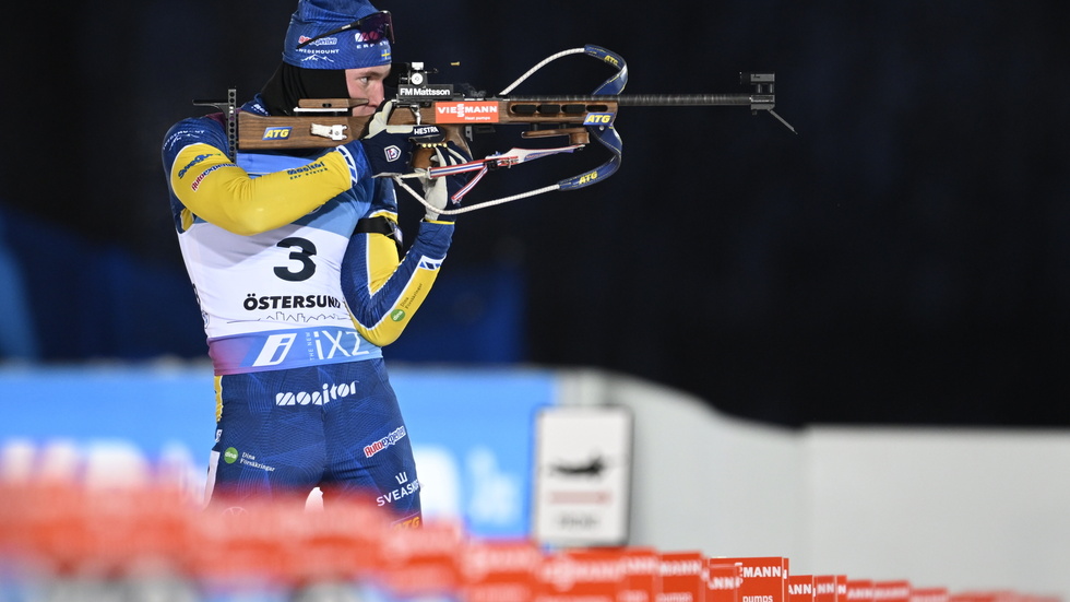 Tv-tittarna fördrog skidskytte med Sebastian Samuelsson framför längdåkning när de två stora vintersporterna inledde sina världscupsäsonger.