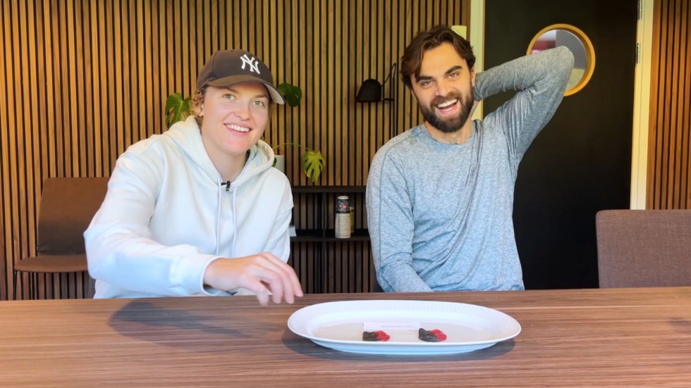 Jaycee Magwood och Frédéric Allard i Luleå Hockey testade svenskt lösviktsgodis och hittade några favoriter. Och några givna "no no".