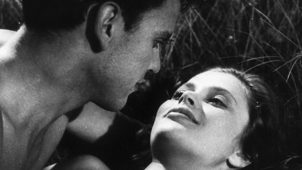 "Hon dansade en sommar" från 1951, med Folke Sundquist och Ulla Jacobsson, bidrog till bilden av Sverige som sexuellt lössläppt i resten av världen. Pressbild.