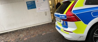 Polisinsats i centrala Västervik – misstänkt kuvert undersöktes