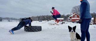 Ida håller byborna i form med gårdsträning