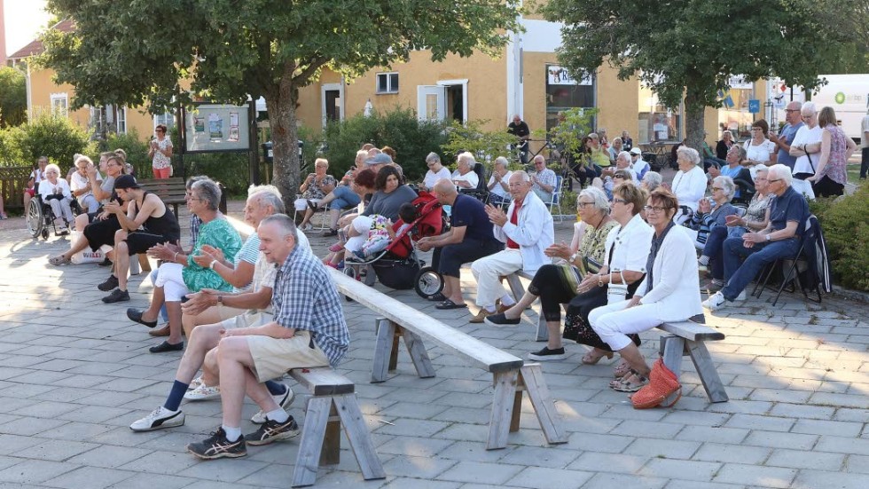 Sune Magnusson drog uppemot ett 90-tal besökare till torget.