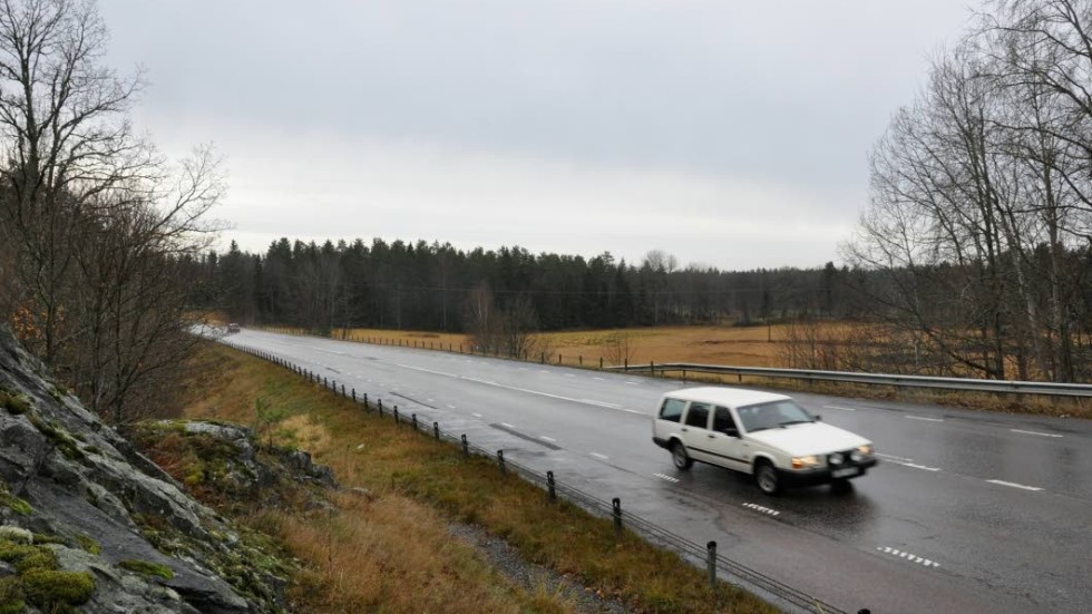 Kommunstyrelsen vill ha 2+2-väg mellan Häggebotorp och Gladhammar.