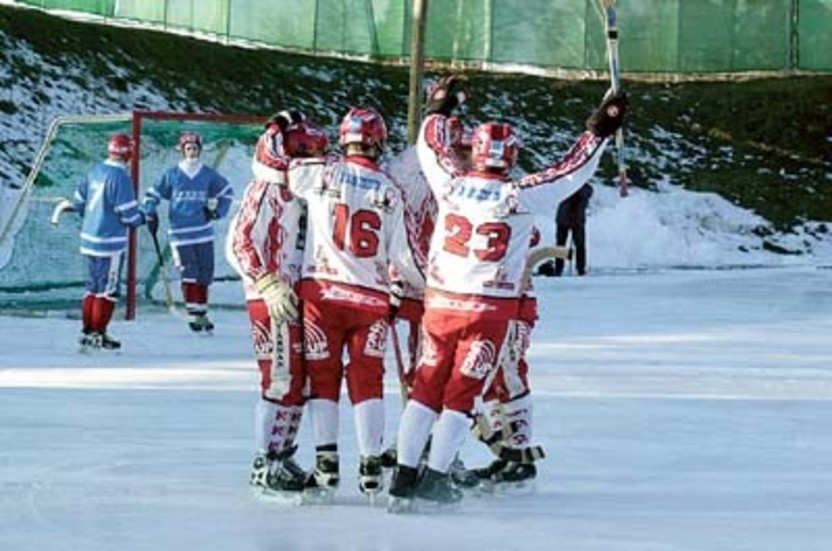 Segerjubel i seriepremiären blev det för Målilla Bandy som besegrade Öjaby borta med 6-3.