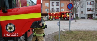 Smällare i trapphus orsakade utryckning