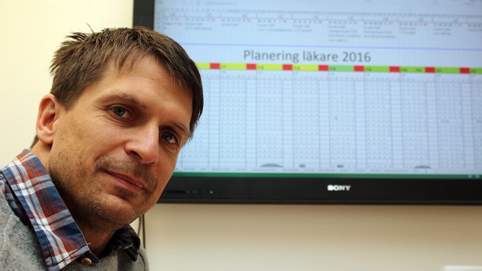 Primärvårdsdirektör Niklas Föghner låter nöjd med den chattbottjänst som infördes förra året.