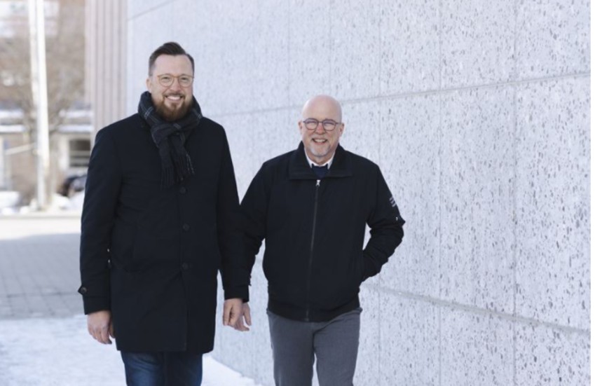 Vd Rickard Åströms (t v) Data Ductus förvärvar nu helt Complit där Peter Fahlgren är vd.