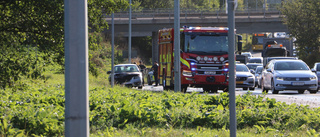 Bil började brinna under färd i Uppsala