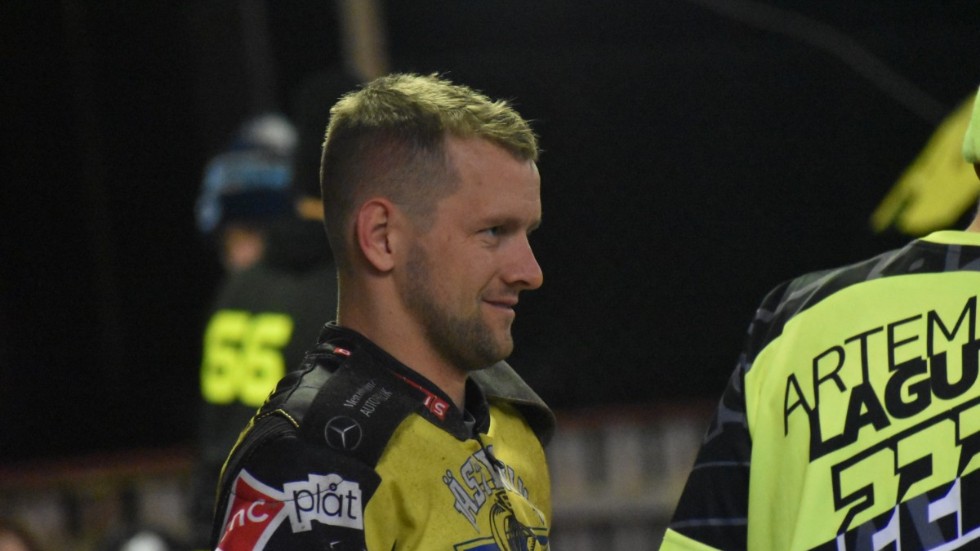 Regerande världsmästaren Artem Laguta ansöker nu om polsk licens.
