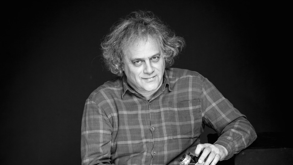 András Forgách (född 1952) är en ungersk författare, översättare och filmare. Romanen om hans mor blev en stor framgång i hemlandet Ungern och såldes till ett antal länder. Nu finns boken i svensk översättning.