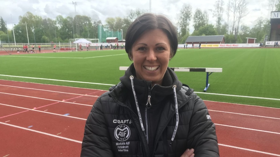 Maifs Martina Efraimsson är redo för VM-kastning på hemmaplan i Motala nästa vecka. Kula och spjut startar hon i i ett virtuellt veteran-VM på Idrottsparken.
