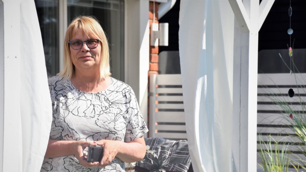 "Jag tänkte ”Vad är det som händer?”", säger Annica Persson om när polis i full mundering kom in på området och bad folk gå in.