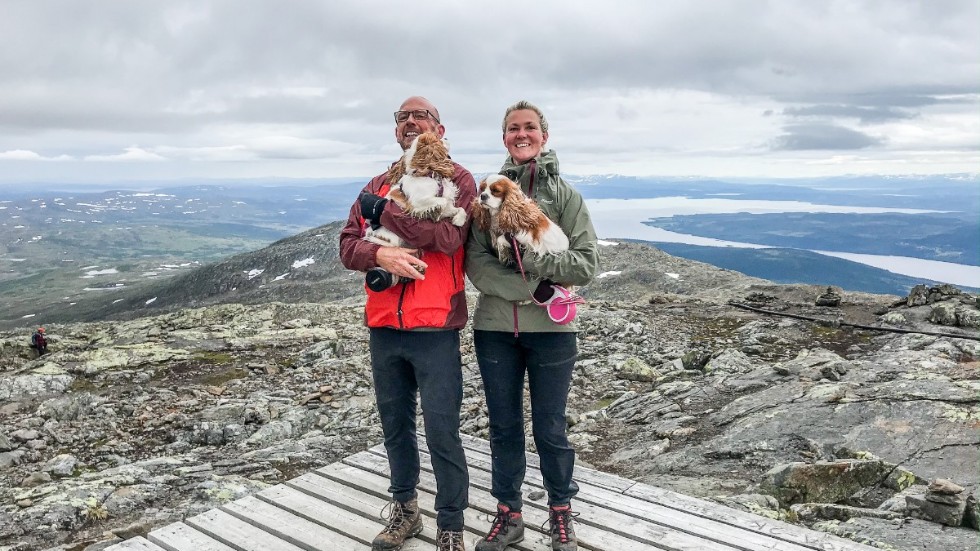 Joachim och frun Sofia tycker mycket om att fjällvandra. Att orka det blev en motivation till att börja träna för fem år sedan.