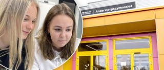 Hanna och Esther hann gå gymnasiet i tre månader – sedan stängde skolan: ”Man har inte riktigt något att längta efter”