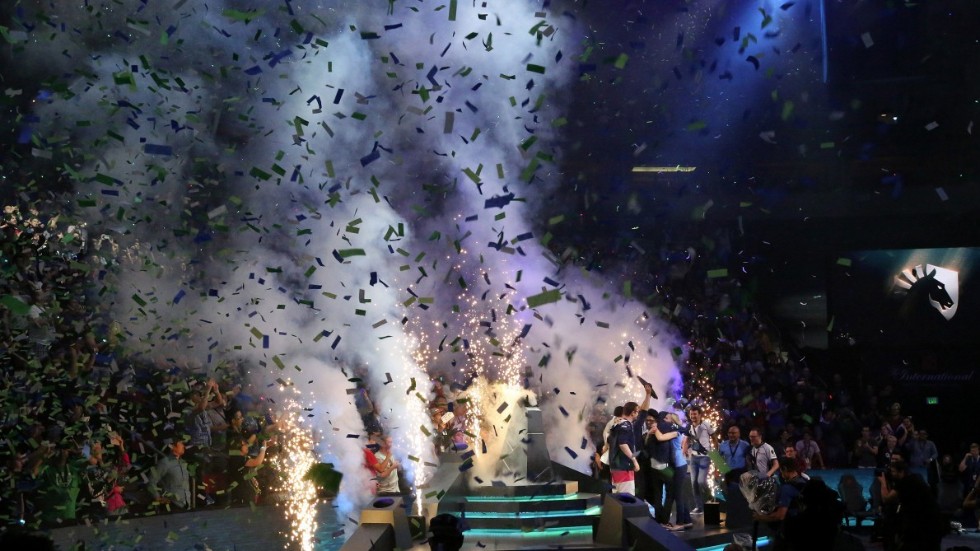Firande när Team Liquid vann The International i amerikanska Seattle 2017. Det ser ut som att Sverige går miste om årets mästerskap.
