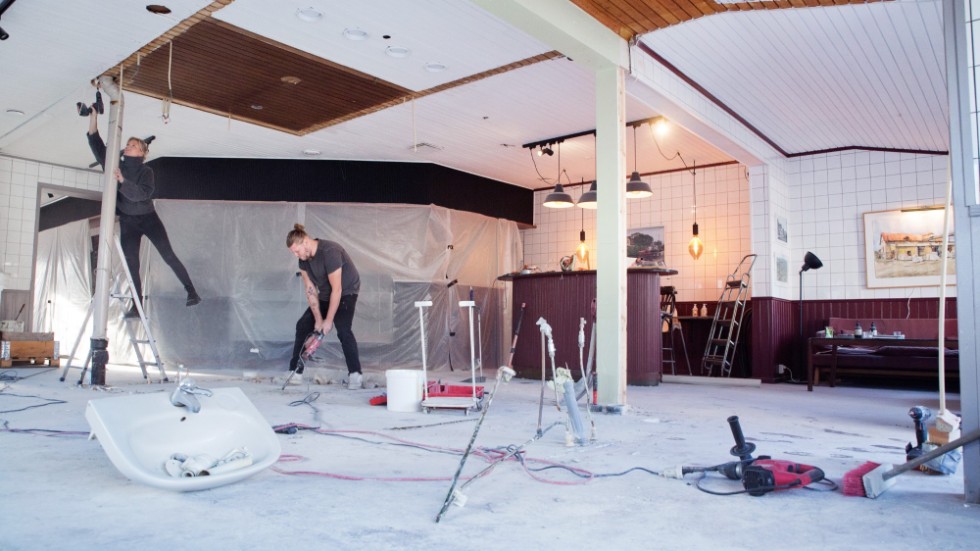 Ellen Blomqvist och Robin Waernquist har öppnat upp lokalen genom att ta bort toaletterna som var placerade mitt i restaurangen. Planen är att 200 personer ska få plats på som konsertpublik.