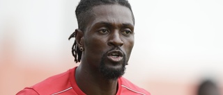 Adebayor lägger av