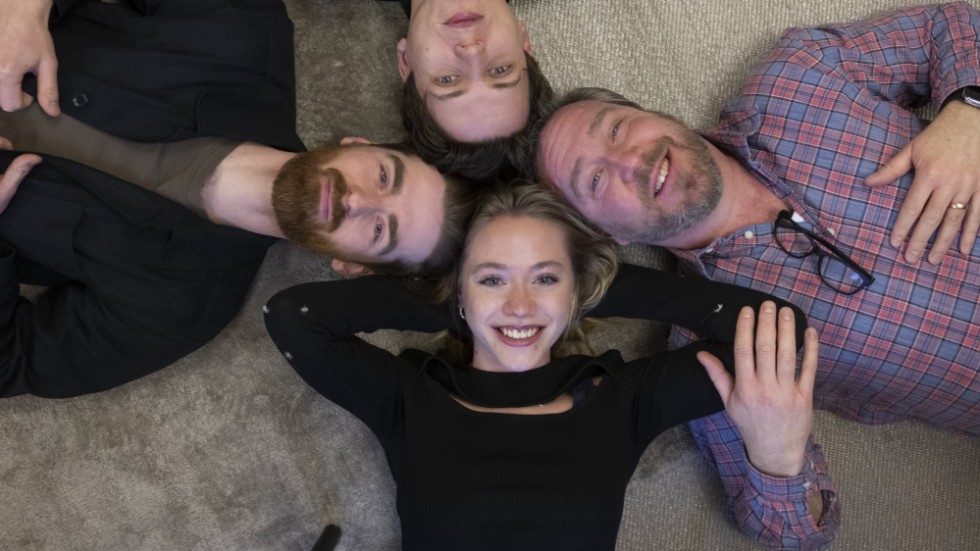 Victor Danell, regissör, Olle Tholén, producent, Inez Dahl Torhaug, skådespelare, och Jesper Barkselius, skådespelare. Alla aktuella i kollektivet Crazy Pictures som ligger bakom filmen "Ufo Sweden". Arkivbild.