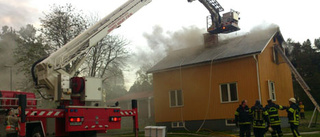 Brandmännen lyckades släcka villa i lågor