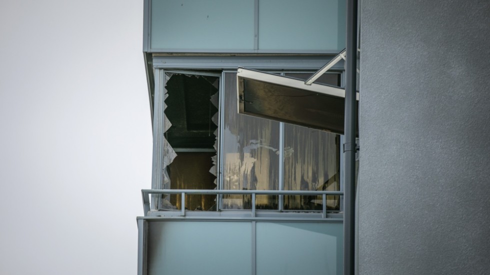 Branden började i en lägenhet på fjärde våningen i ett trygghetsboende på Greta Arwidssons gata i Visby.