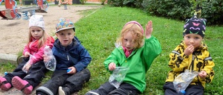 Bubblor och ballonger när förskola fyllde 10 år