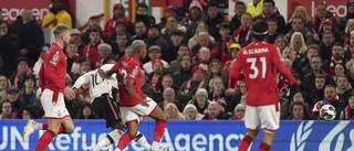 United nära Wembley efter klar seger