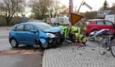 Två till sjukhus efter trafikolycka