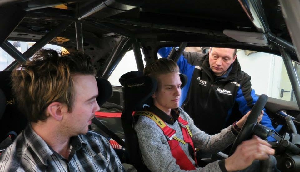 Johan Johansson och Pontus Åhman ladar för tyska tävlingar.