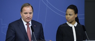 Ledare: Löfven bygger murar av käbbel