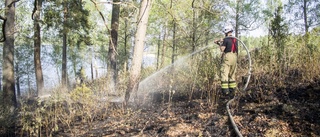 Kraftig skogsbrand i Björkvik när eldning spred sig