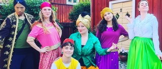 Magiska andar och maktgalna skurkar – Trosa sommarteater redo för premiär med ny orginalshow: "Inspirerande"