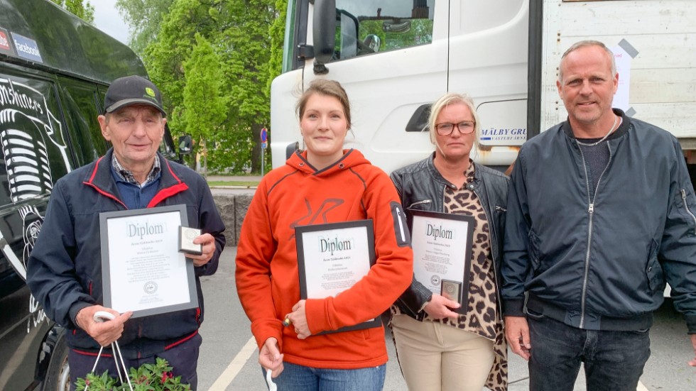 Årets Tjällmobo gånger tre - marknaden har vilat de senaste två åren. Från vänster: Weine Eriksson, Ulrika Johansson, Mona och Jögga Österberg.