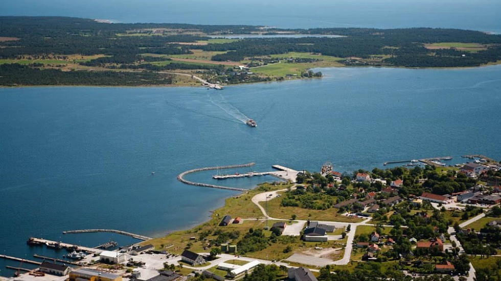 Ny vattenkälla . Nu slipper regionen köra tankbilsvis med vatten över Fårösund.