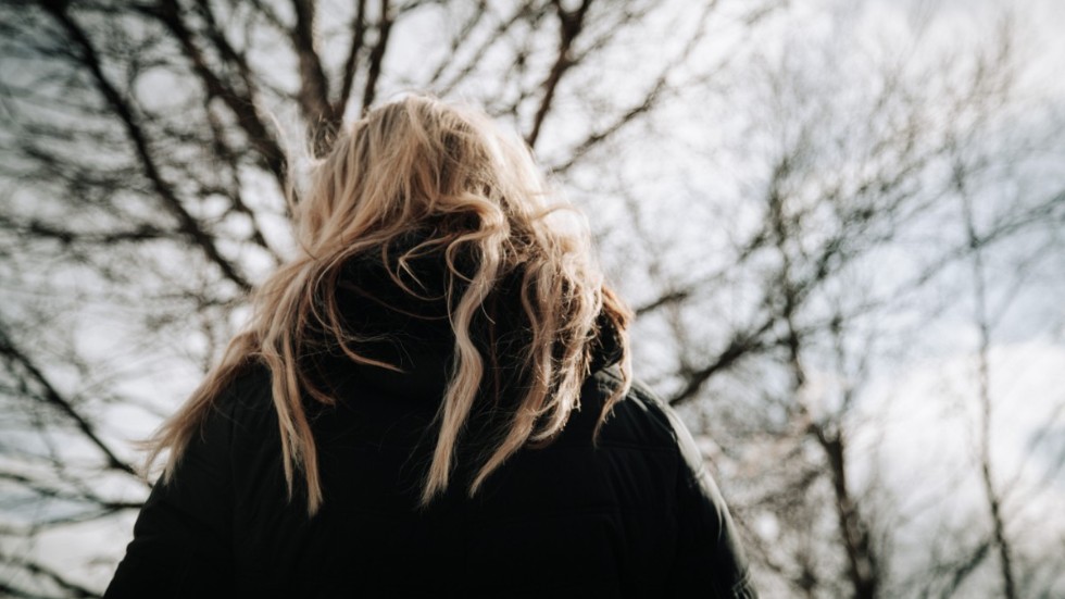 Anna, 37, orkar inte söka sig till vården igen. "Jag kämpade verkligen med att upprätthålla kontakten men det blev som att vi efter ett tag inte kom vidare" berättar hon. Bilden är arrangerad.