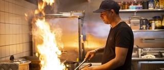 Eftertraktade kocken har öppnat ny restaurang • "Rivalerna" på gatan: "De har sina kunder, vi har våra"